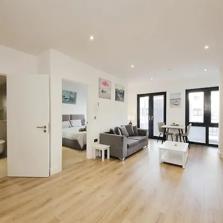 Modern Comfort 1 Bed Apartment Broadoaks, Sulihull Solihull Exterior photo