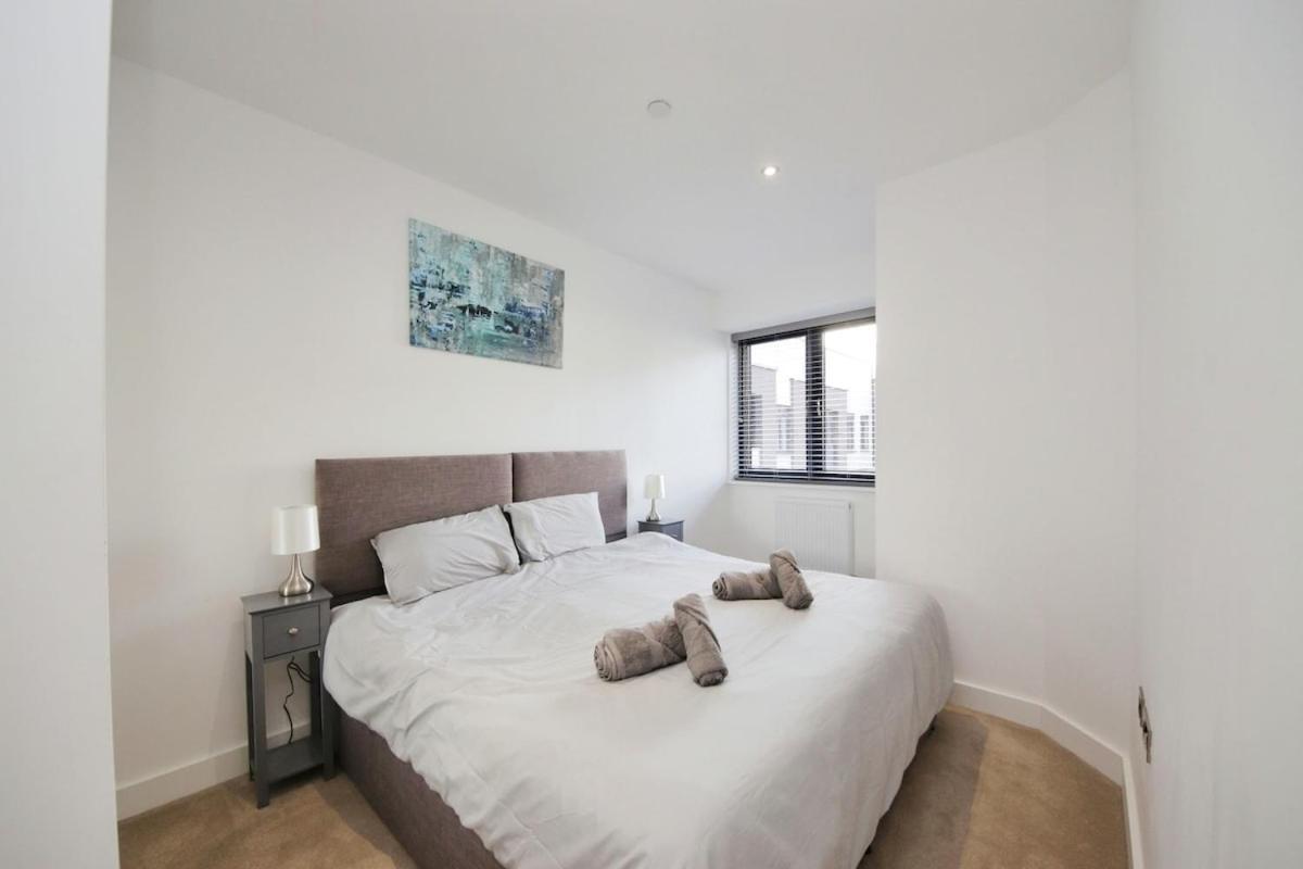 Modern Comfort 1 Bed Broadoaks, Sulihull