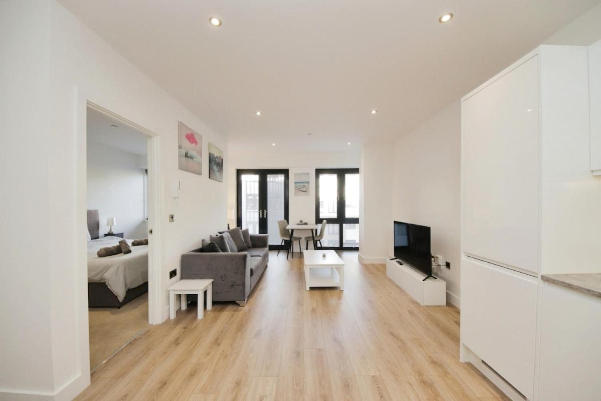 Apartment Modern Comfort 1 Bed Broadoaks, Sulihull *